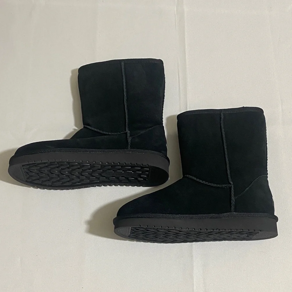 NWOB KOOLABURRA by UGG Black Suede Ankle Boots Women’s Size 6